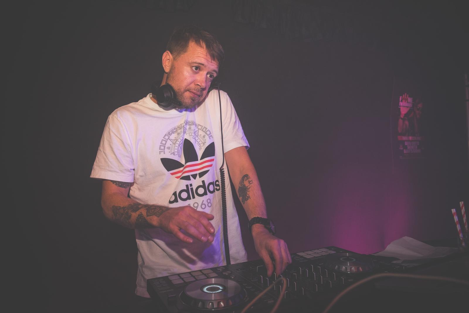 Select DJ